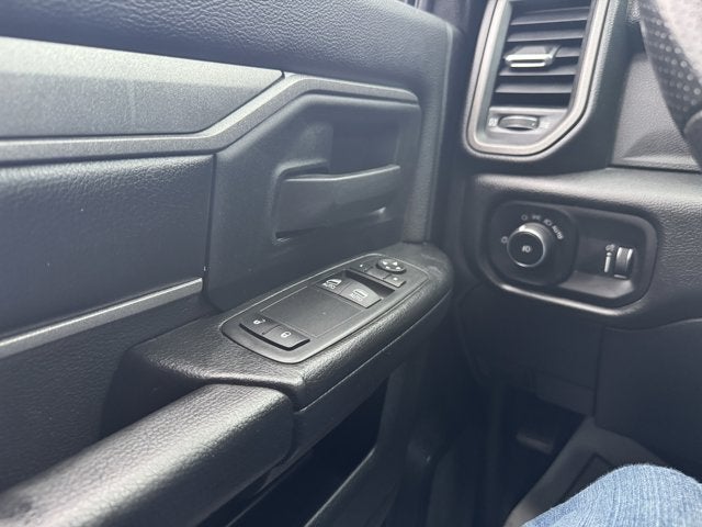 2022 RAM 3500 Chassis Tradesman/SLT